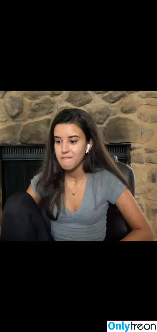Vivreacts nude photo #0061 (vegasvittoria / viviannn_v)