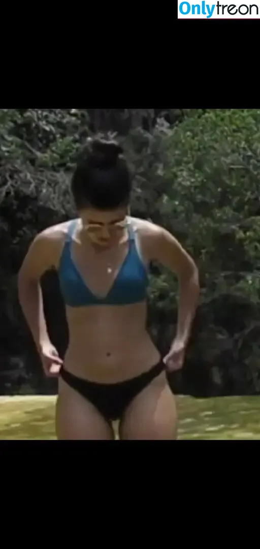 Vivreacts nude photo #0087 (vegasvittoria / viviannn_v)