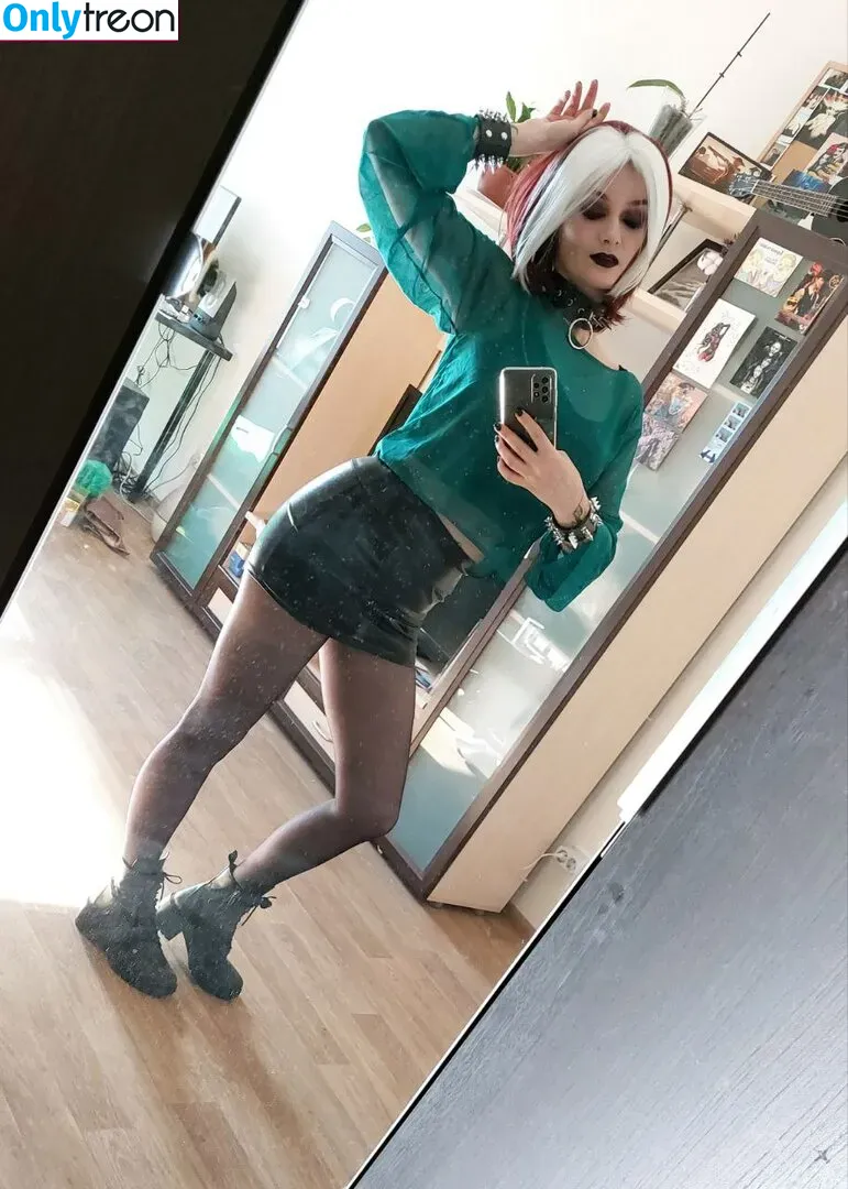 Vixena Siren nude photo #0336 (vixena_siren)