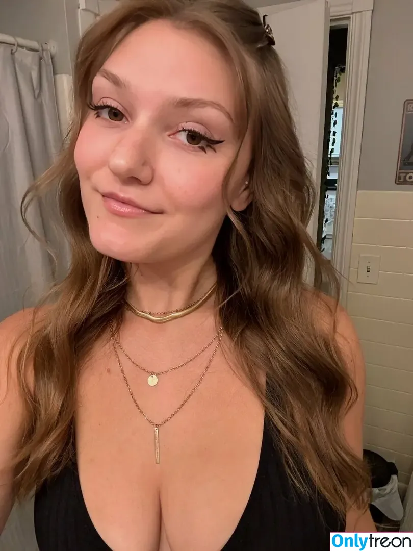 Vixvenus nude photo #0002 (abby_parkk / playfulvix / vivenus)