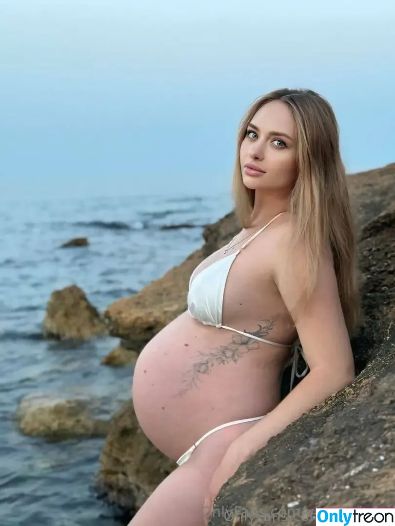 Vladamiami nude photo #0030 (Vladamiami)