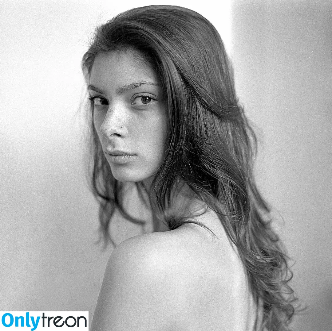 Vladislava Klodchik nude photo #0001 (vladislavaklodchik)