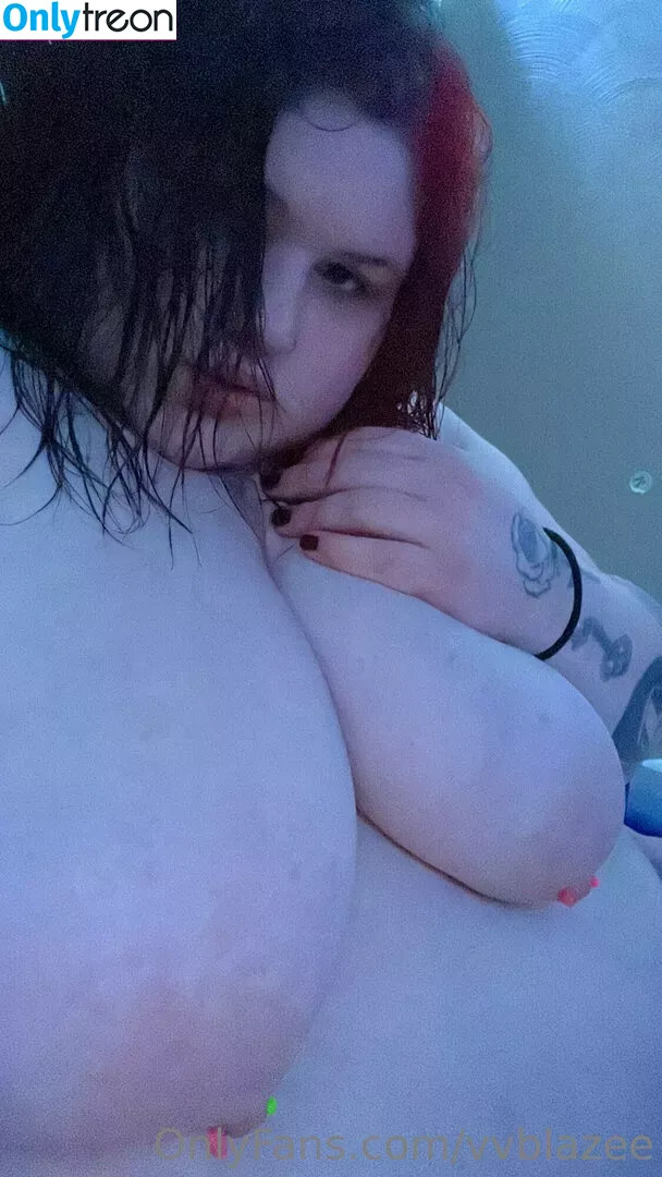 vvblazee nude photo #0002 (vvibez_)
