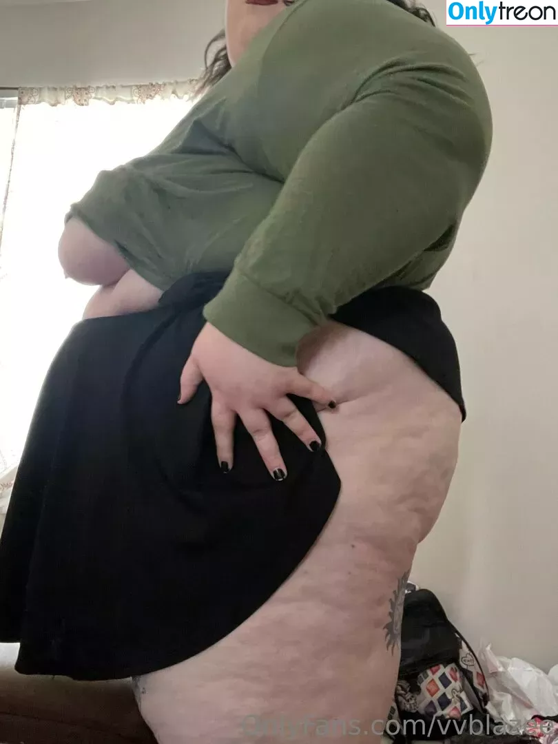 vvblazee nude photo #0006 (vvibez_)