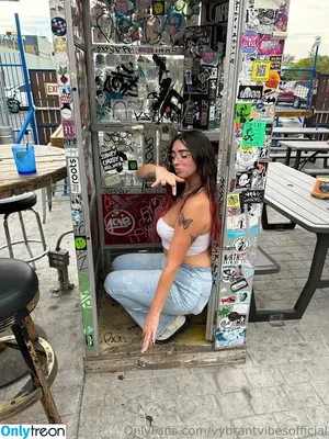 vybrantvibesofficial / vybrantvibes nude photo #0102
