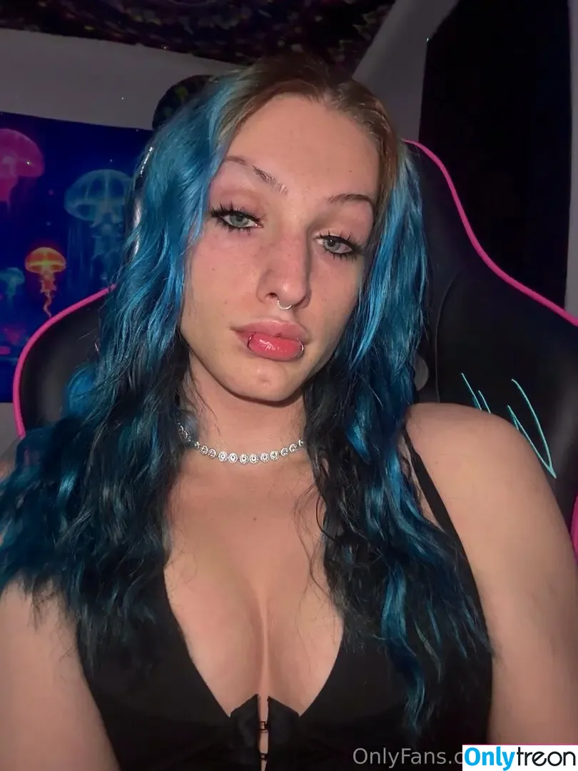 vylyria nude photo #0026 (vylyra)