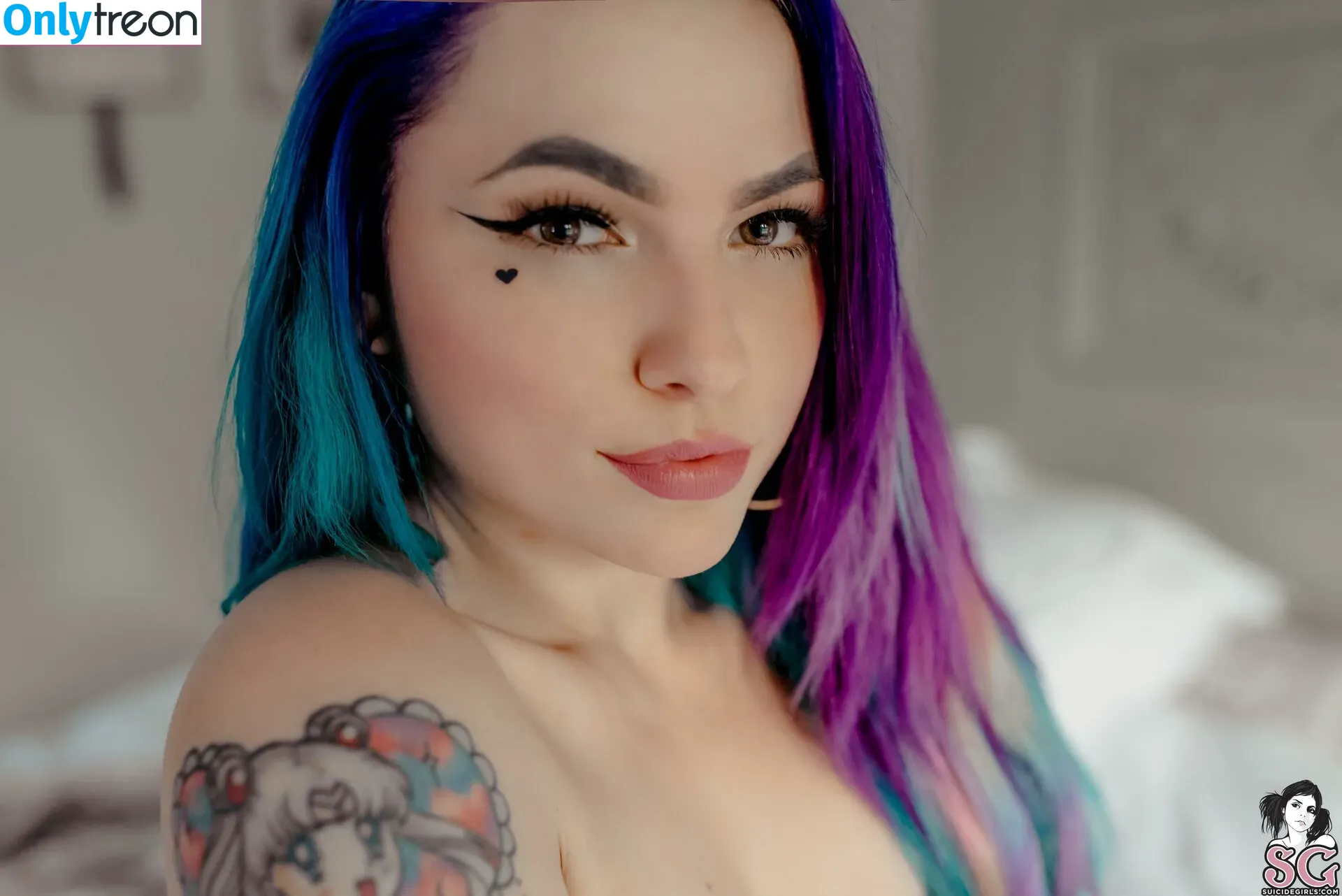 W33dhead nude photo #0048 (saturn suicide)