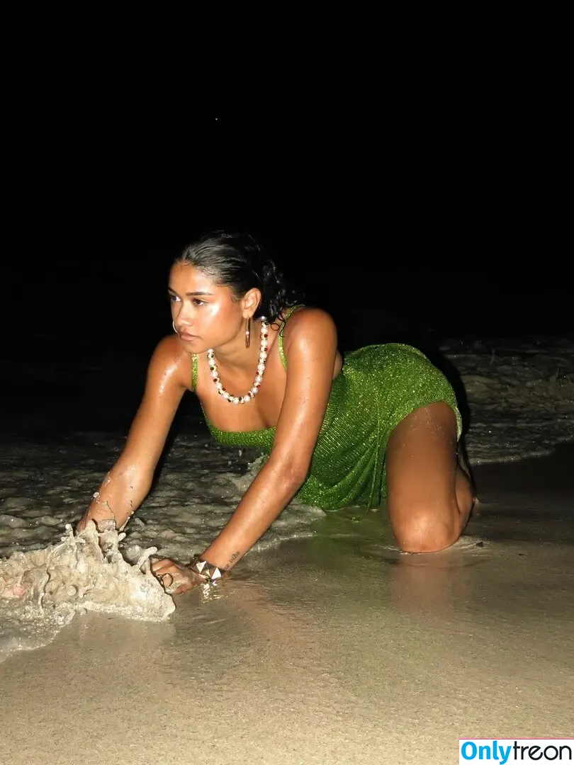 wahyne nude photo #0035 (beachhappy / wahyne_)