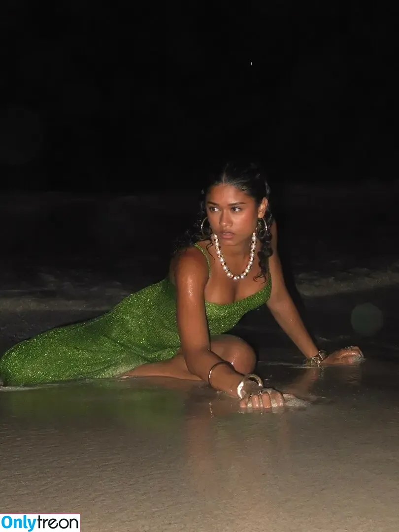 wahyne nude photo #0044 (beachhappy / wahyne_)