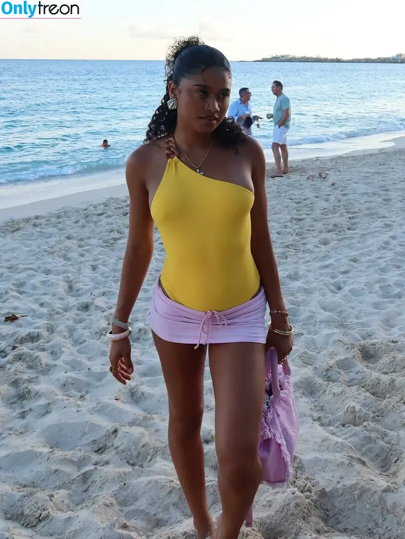 wahyne nude photo #0057 (beachhappy / wahyne_)