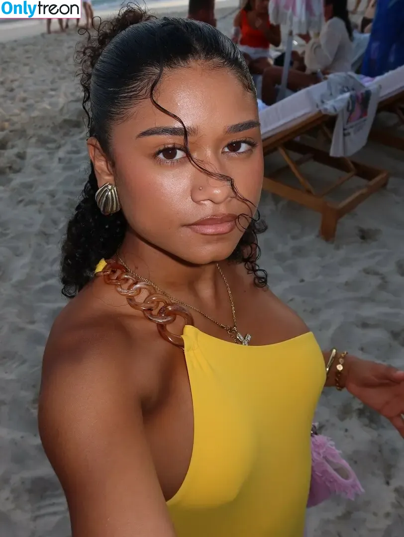 wahyne nude photo #0065 (beachhappy / wahyne_)