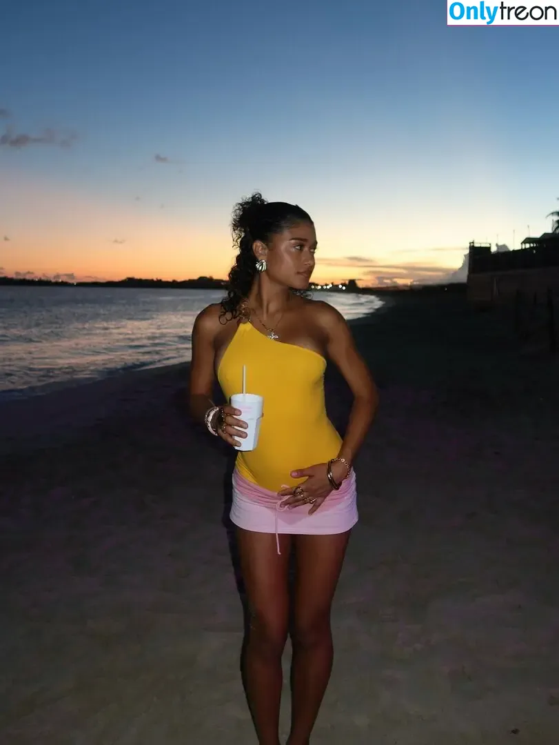 wahyne nude photo #0066 (beachhappy / wahyne_)