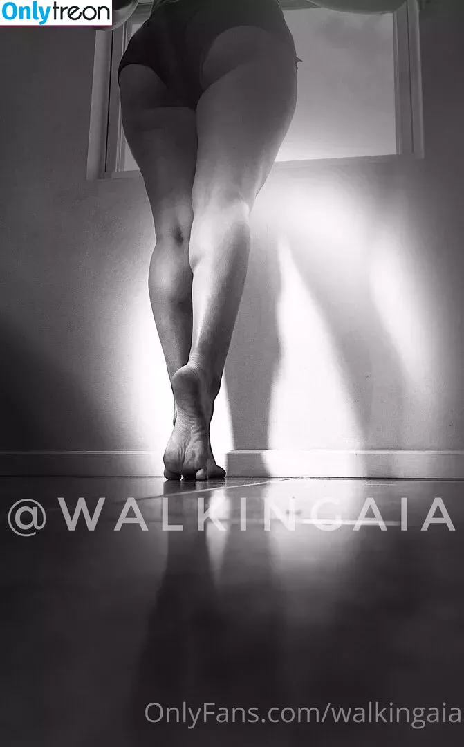 walkingaia nude photo #0011 (walkingaia)