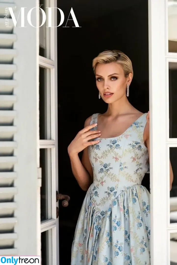 Wallis Day nude photo #0634 (wallisday)