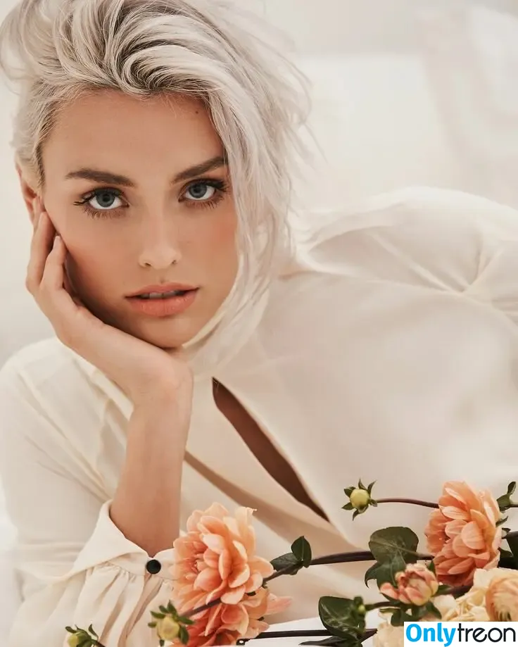 Wallis Day nude photo #0635 (wallisday)