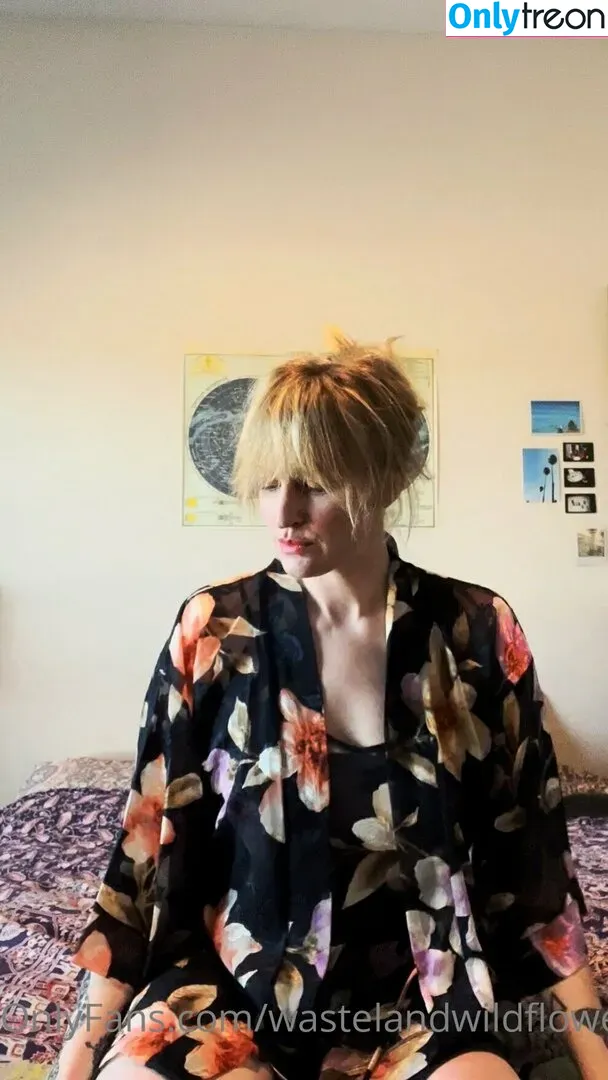 wastelandwildflower nude photo #0015 (_prettywildflower)