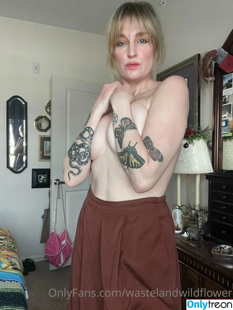 wastelandwildflower nude photo #0018 (_prettywildflower)