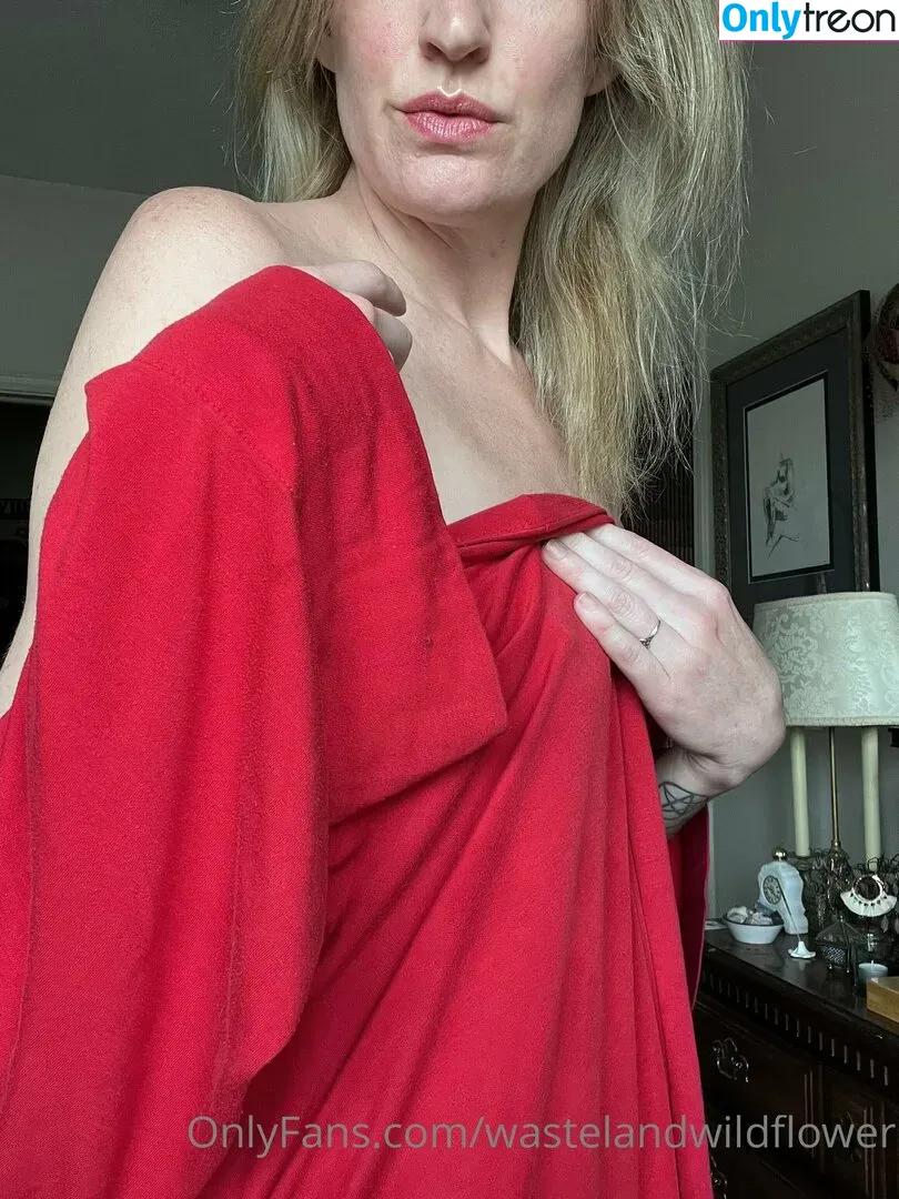wastelandwildflower nude photo #0031 (_prettywildflower)