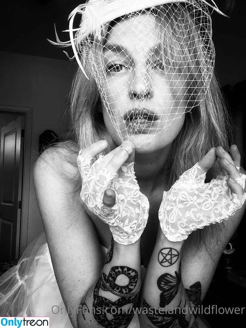 wastelandwildflower nude photo #0039 (_prettywildflower)