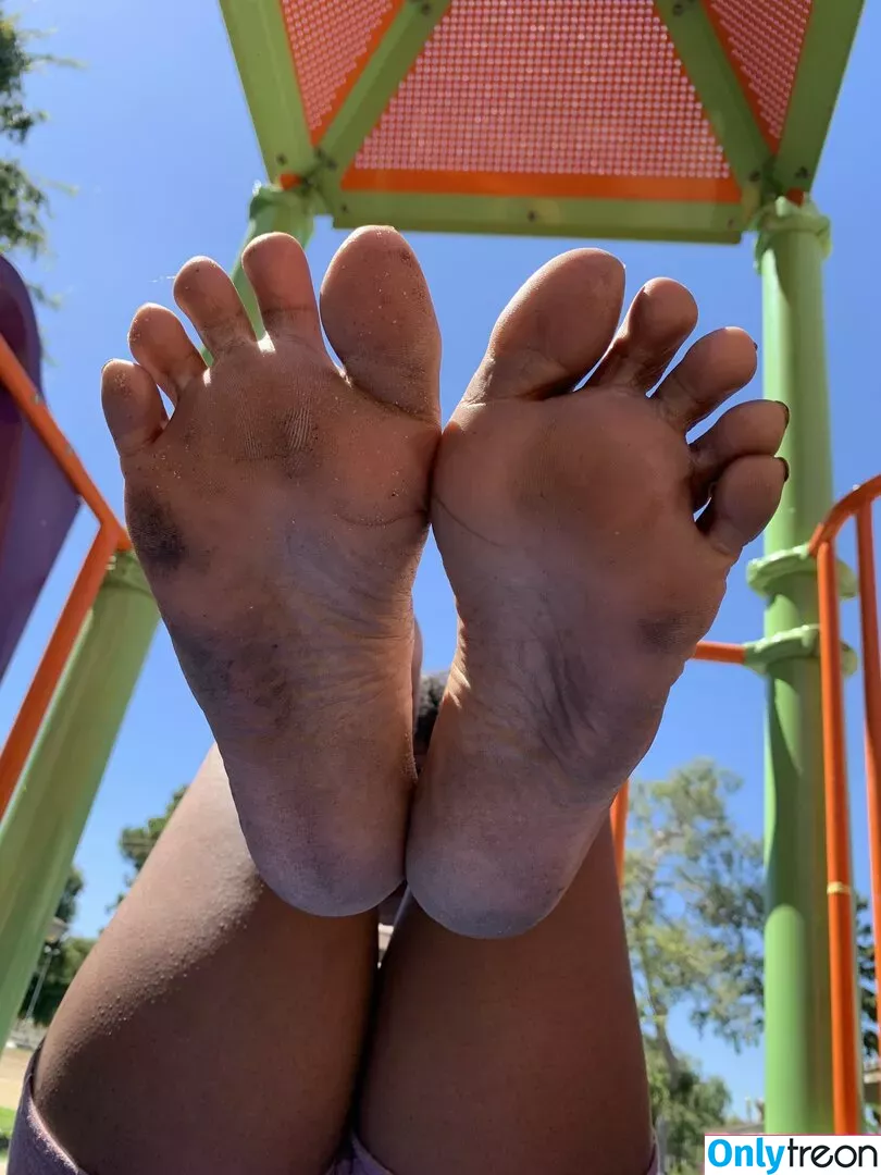 waveysolezz nude photo #0036 (wavey.soles)