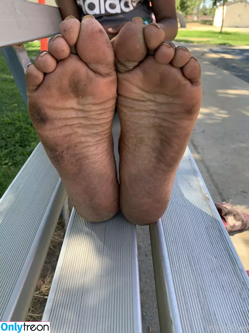 waveysolezz nude photo #0041 (wavey.soles)