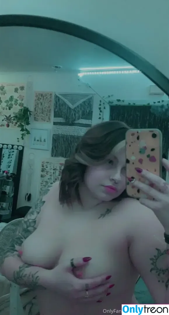 weedprincess nude photo #0004 (_.weedprincess._)