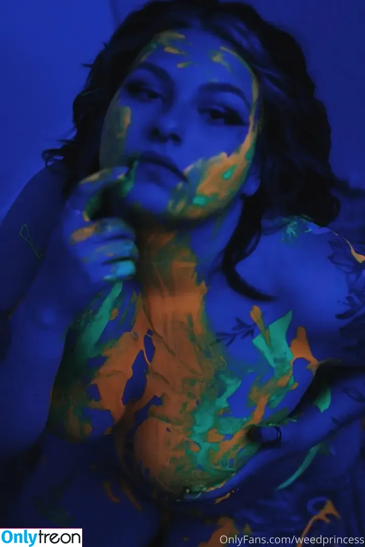 weedprincess nude photo #0043 (_.weedprincess._)