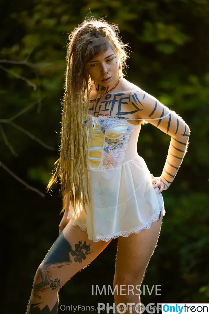 welcometothesewerfree nude photo #0180 (touchedbyheartlyss)