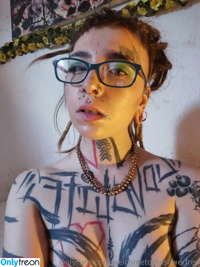 welcometothesewerfree голая photo #0182 (touchedbyheartlyss)