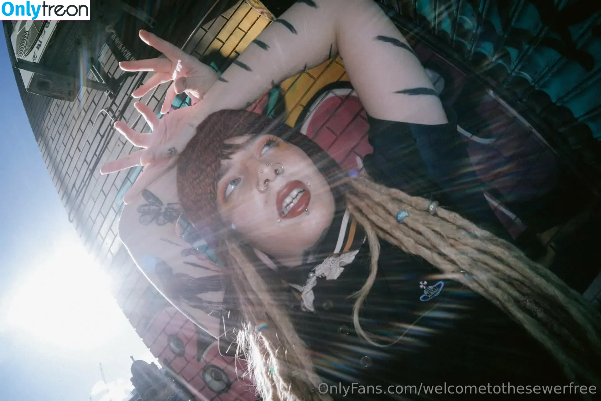welcometothesewerfree голая photo #0192 (touchedbyheartlyss)