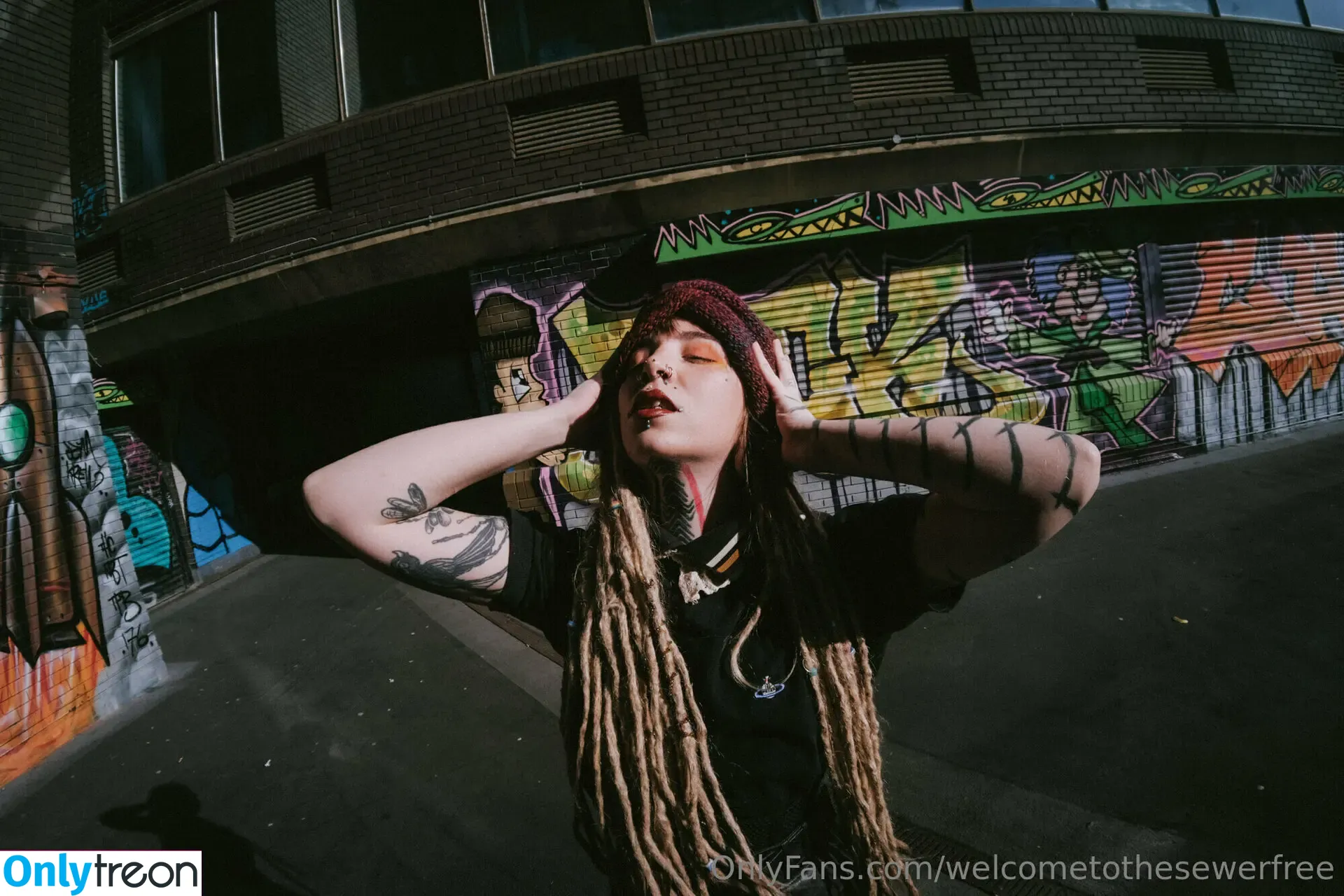 welcometothesewerfree голая photo #0194 (touchedbyheartlyss)