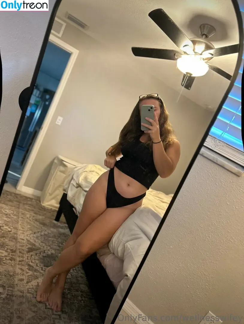 Wellnesswifey nude photo #0008 (Kayla Moore / the.wellness.wifey)