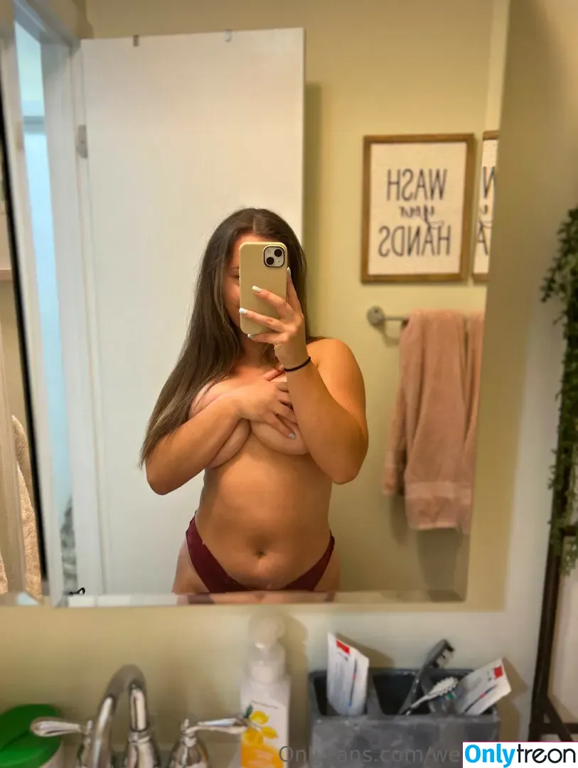 Wellnesswifey nude photo #0042 (Kayla Moore / the.wellness.wifey)