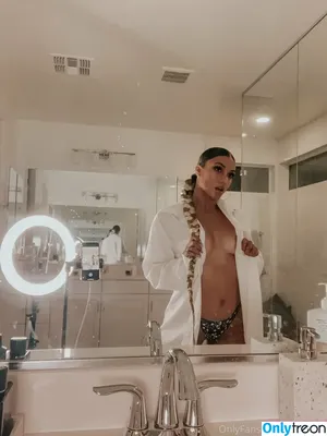 wetkittybri /  / Briitheeplug / brihightowerofficial / brittikitty nude photo #0063