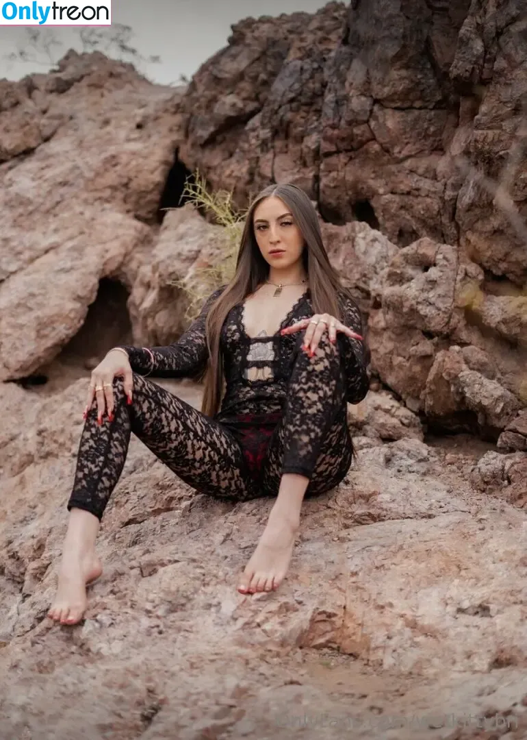 wetkittybri nude photo #0032 ( / Briitheeplug / brihightowerofficial / brittikitty)