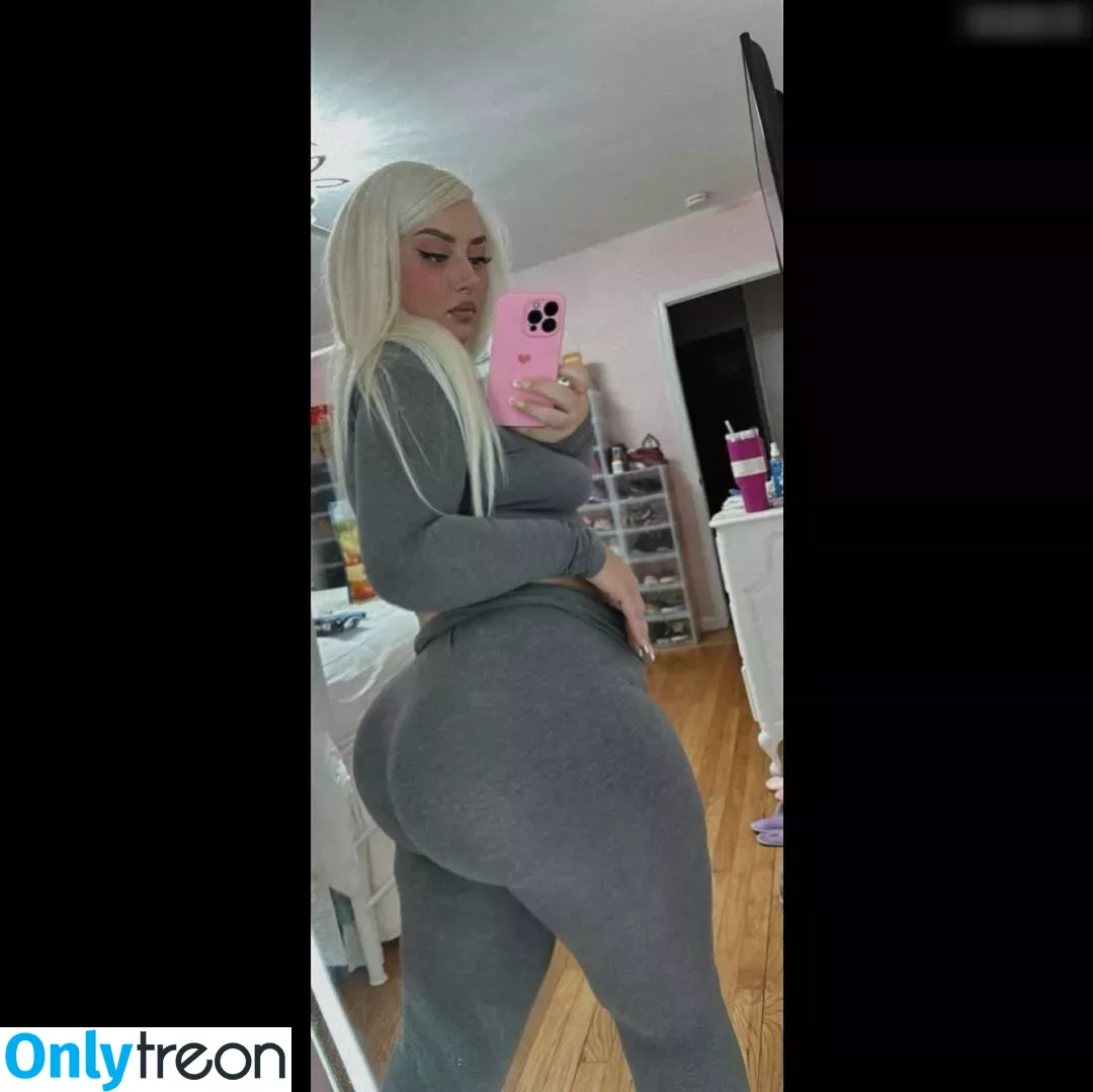 WhiteGirlRoseee nude photo #0018 (THICC Albanian)