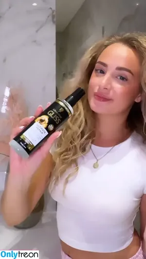 Wiktoria Gasiewska / wiktoria_gasiewska фото голая #0392