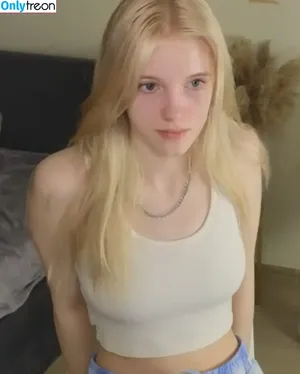 Wildadearborn / Cate Daggettv / EdlaHewell / EdytHames / Georgina Glasco / SibleyBarris / diewildeveganerin / thewildborn nude photo #0002