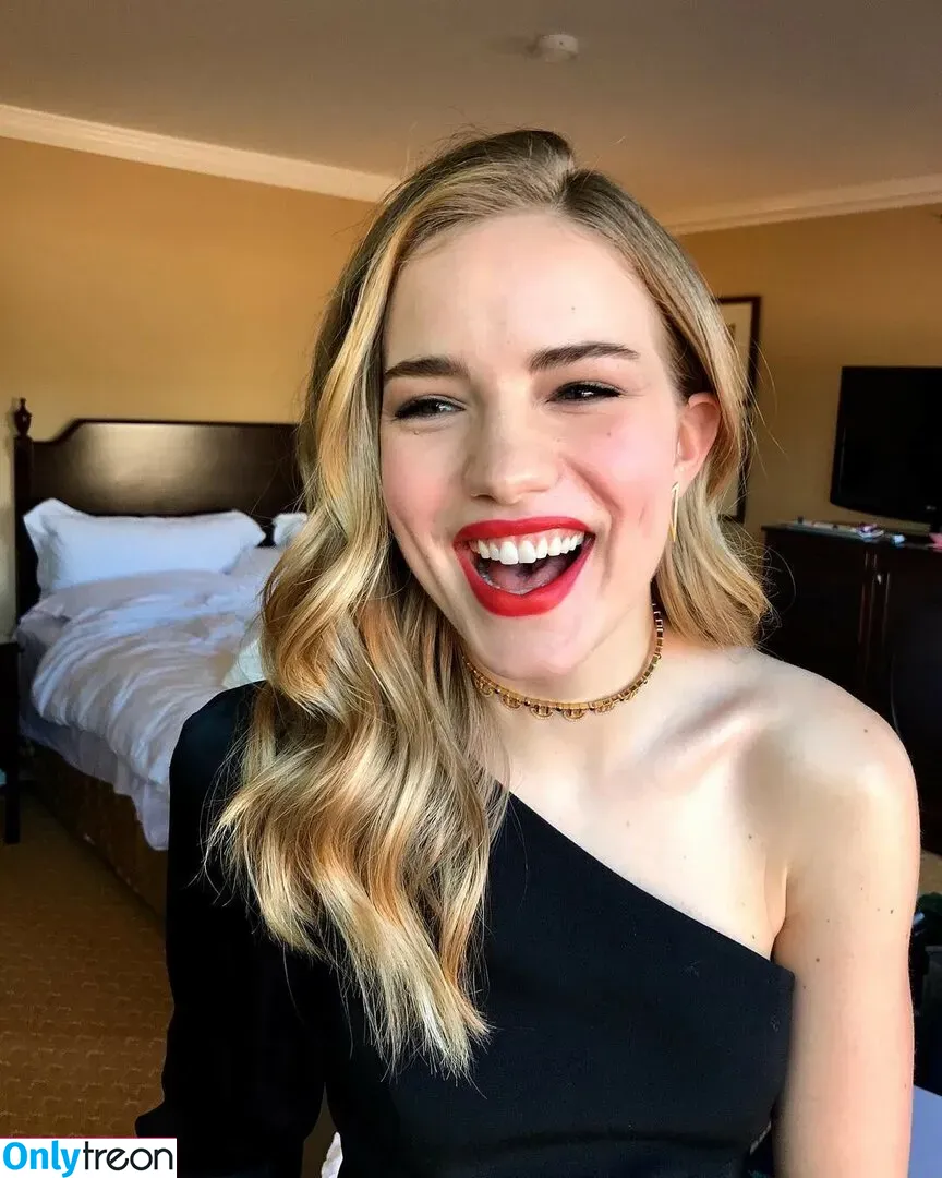 Willa Fitzgerald голая photo #0068 (willafitz)