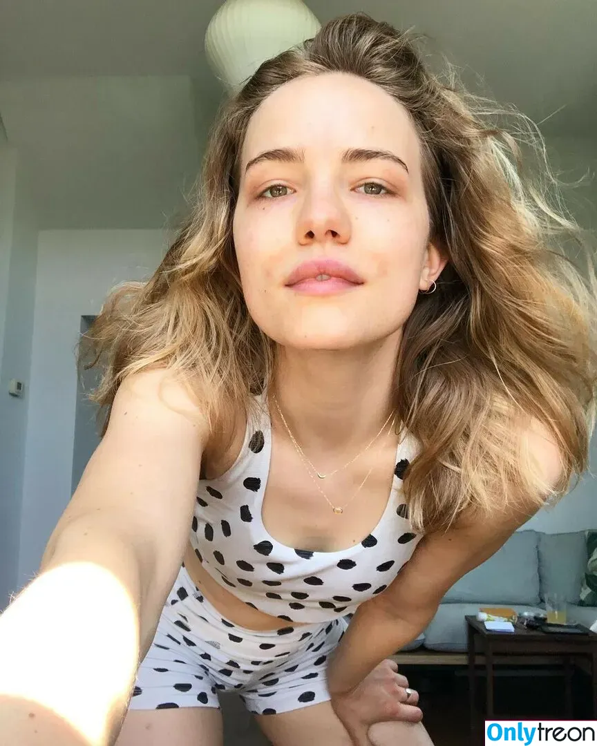 Willa Fitzgerald голая photo #0075 (willafitz)