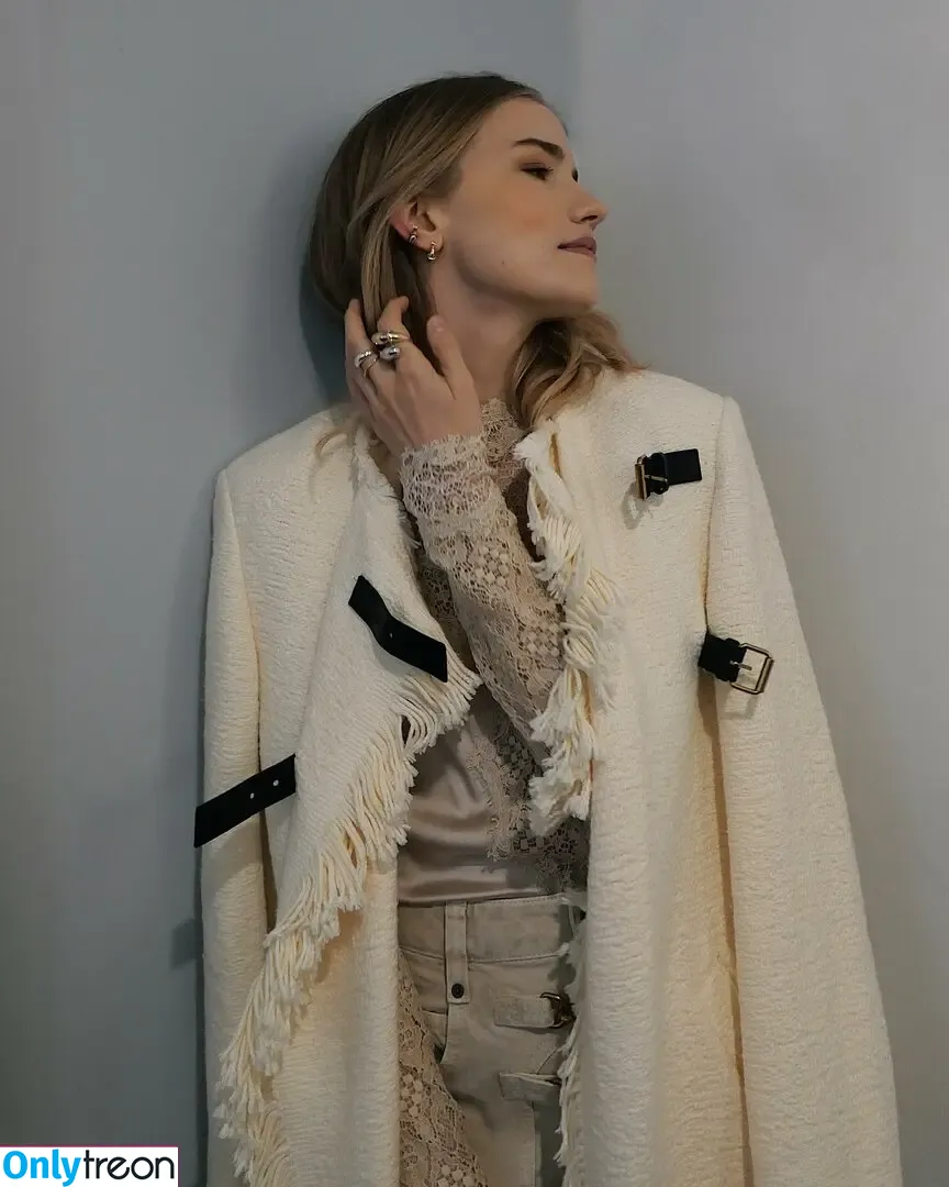 Willa Fitzgerald nude photo #0221 (willafitz)