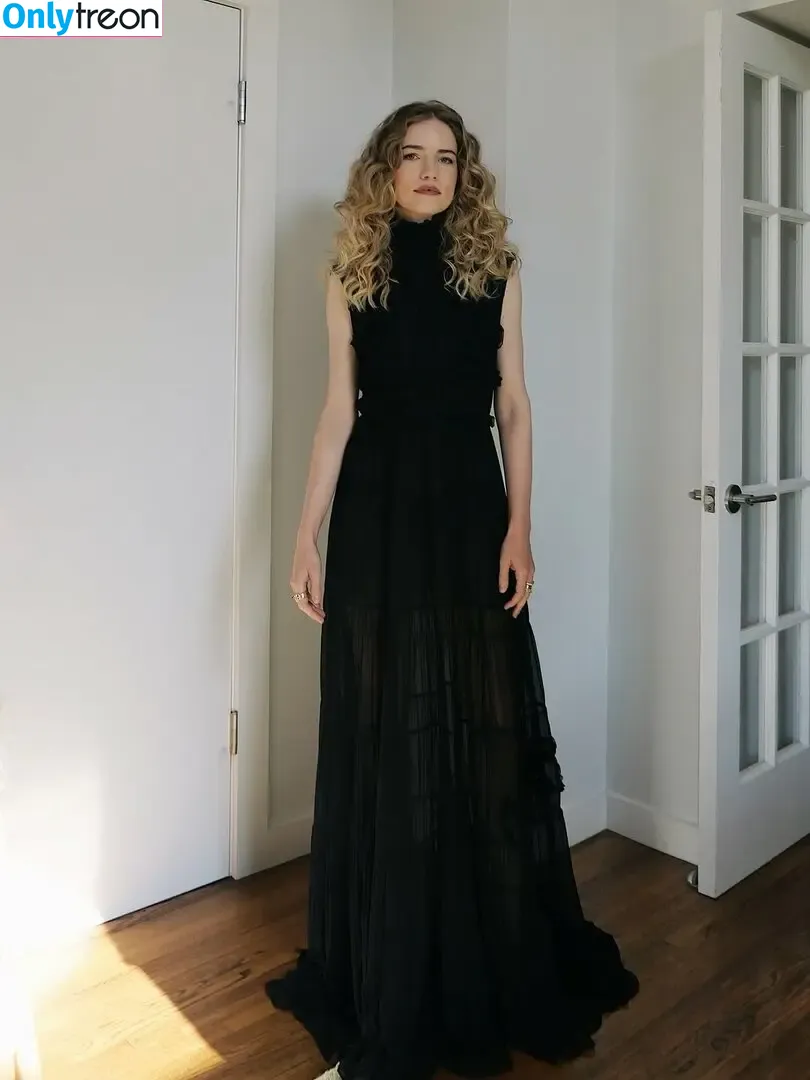Willa Fitzgerald nude photo #0227 (willafitz)