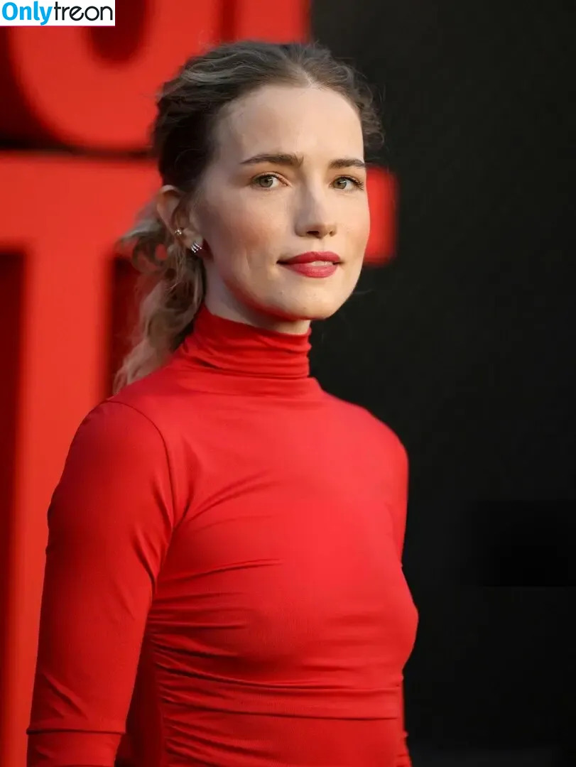 Willa Fitzgerald голая photo #0242 (willafitz)