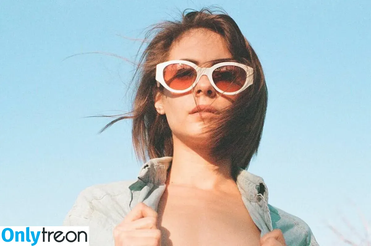 Willa Holland голая photo #0170 (willaholland)
