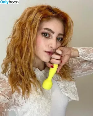Willow Shields / willowshields фото голая #0040