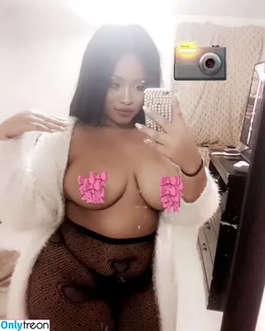 Wininrio / Delanaaaaaa / hotwiferio nude photo #0001