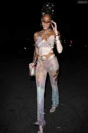 Winnie Harlow / winnieharlow фото голая #0238