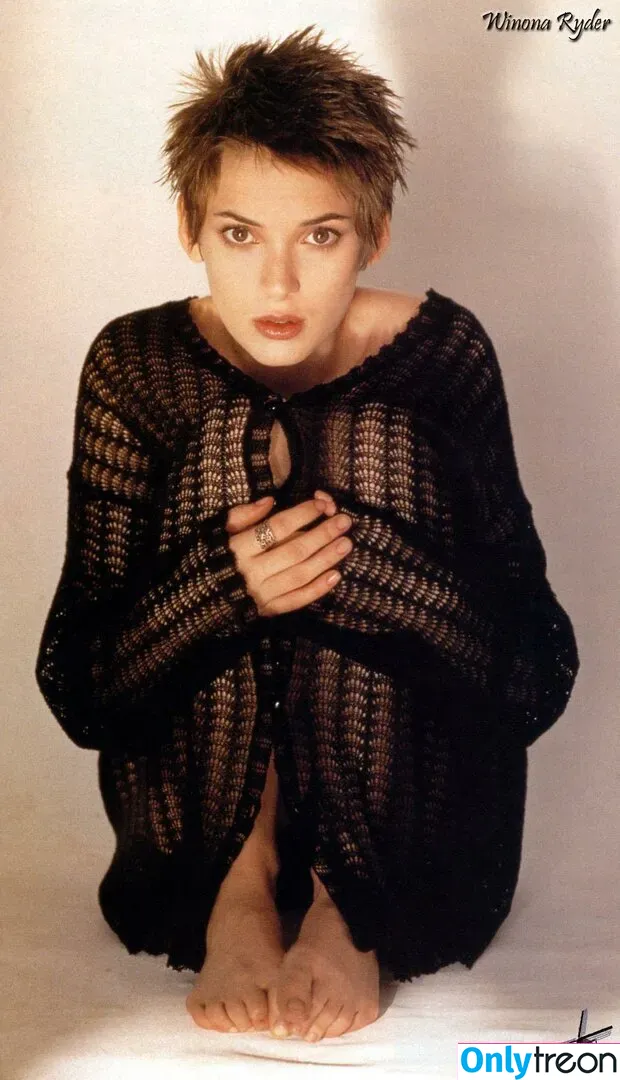 Winona Ryder голая photo #0051 (winonaryderofficial)