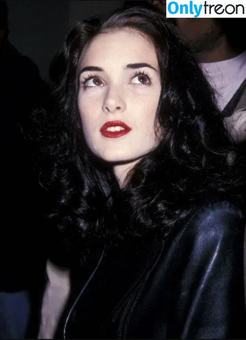 Winona Ryder голая photo #0116 (winonaryderofficial)