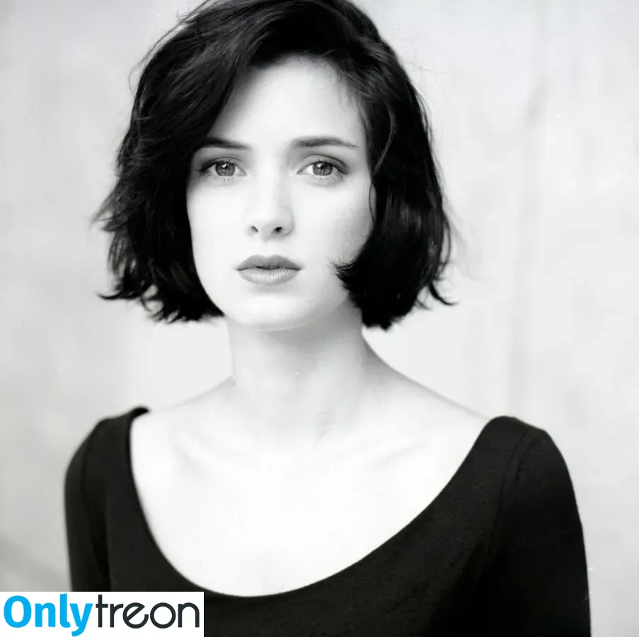 Winona Ryder голая photo #0117 (winonaryderofficial)